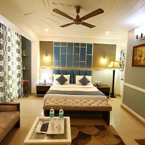 A Family Hotel Oppera Near Igi Airport